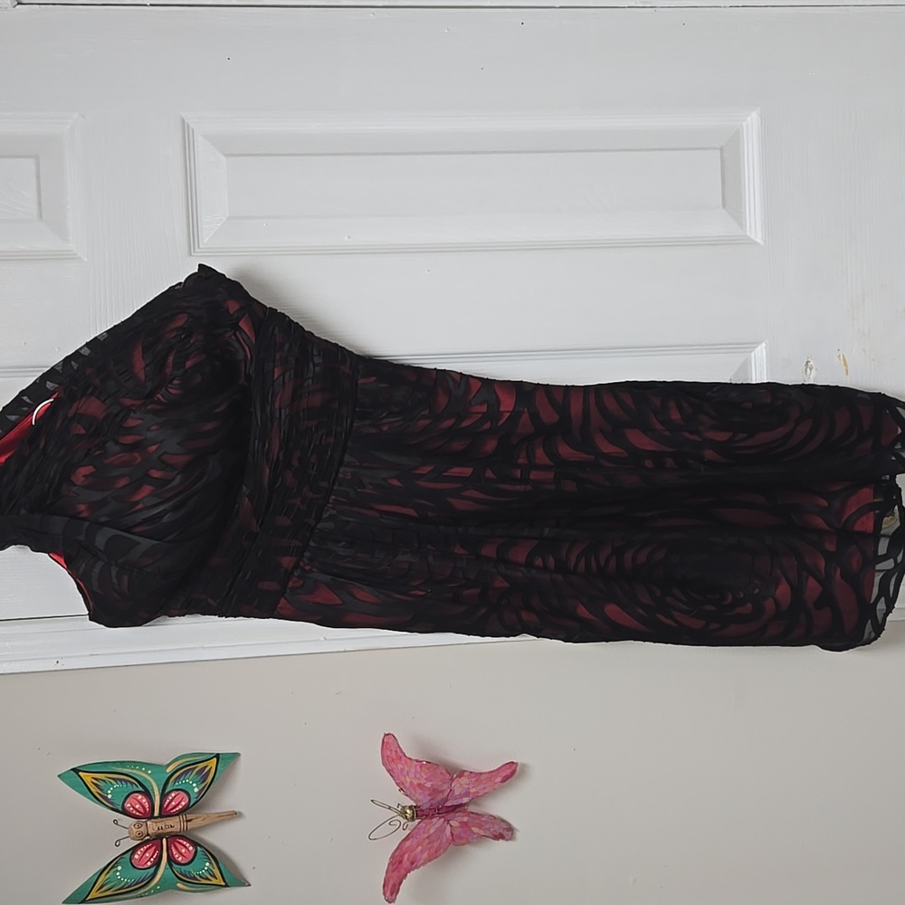 Le Chateau evening dress black & red, fully lined, side zipper, 1 shoulder